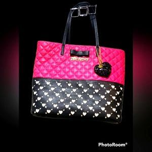 BETSEY JOHNSON HEART & BOW LARGE TOTE. Rubbing on left bottom side